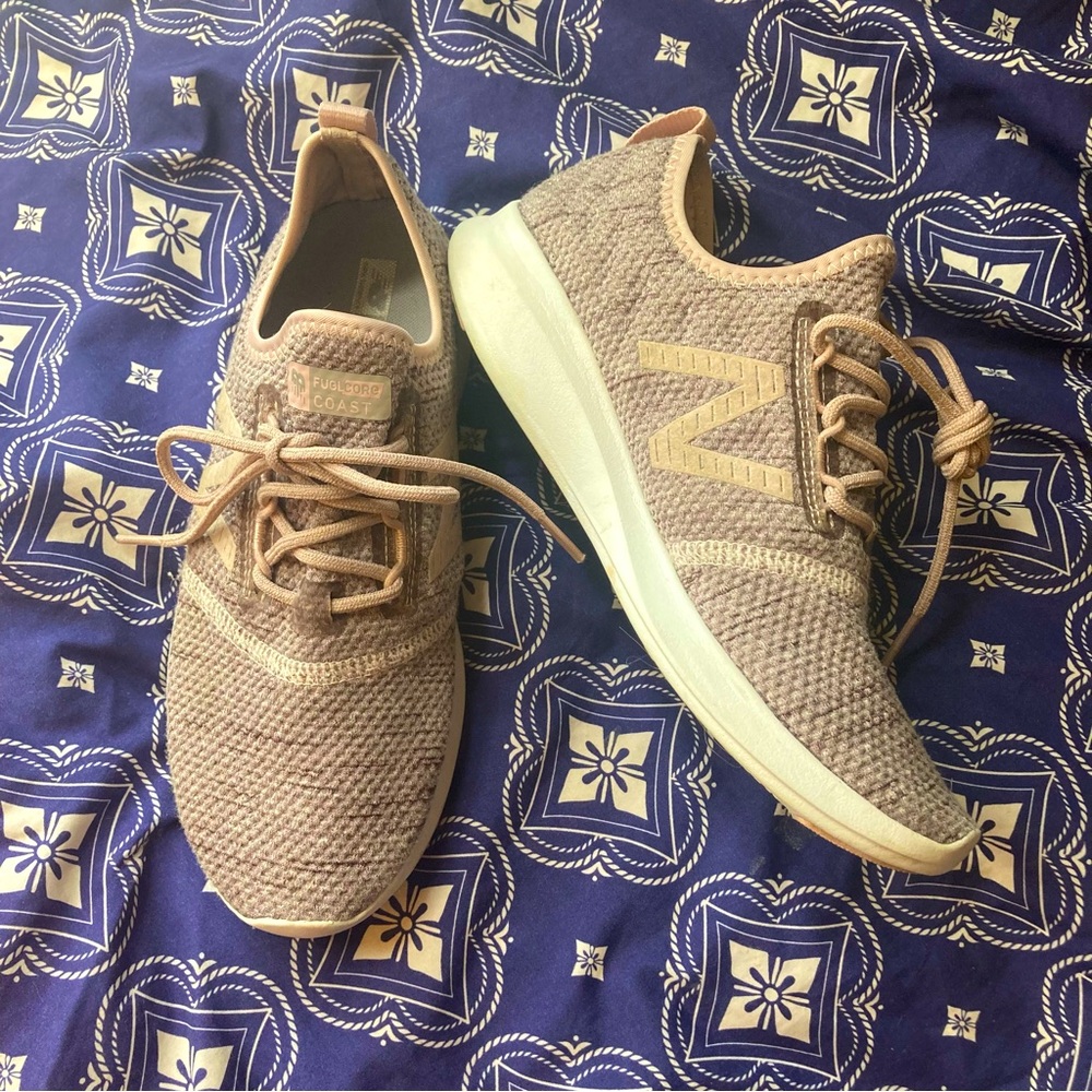 New Balance Breathable Running Tennis Shoes sz 7.5